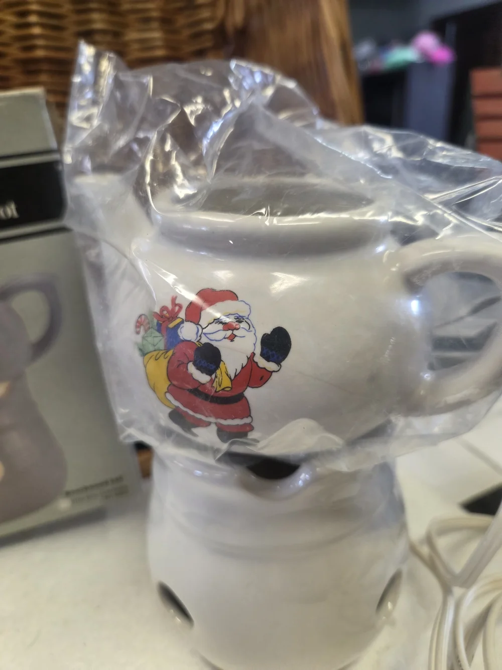 Festive Santa Electric Potpourri Simmer Warmer - White